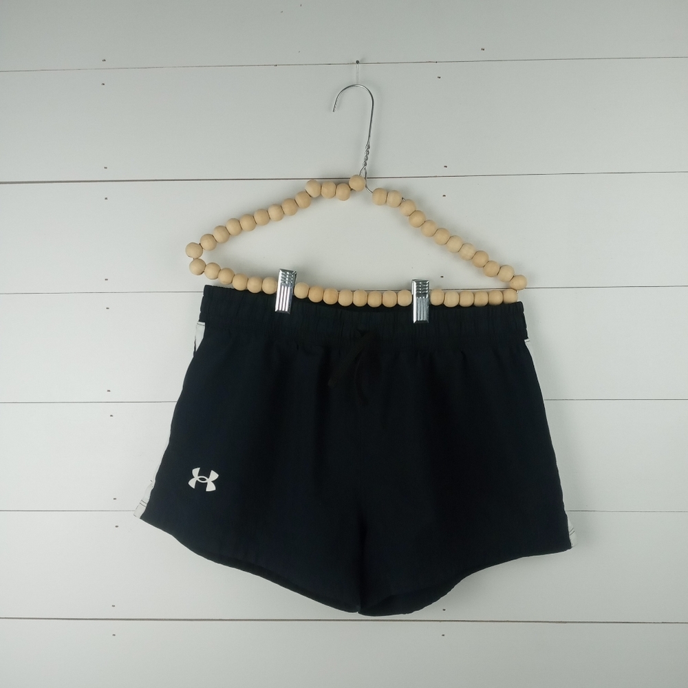 Under Armour girls XL elastic waist black and white sports shorts drawstring
